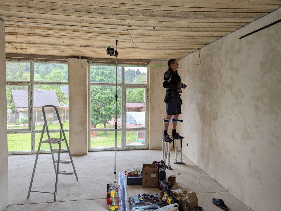 НАТЯЖНІ СТЕЛІ в Луцьку та за містом - Гарні ціни -  (натяжные потолки)