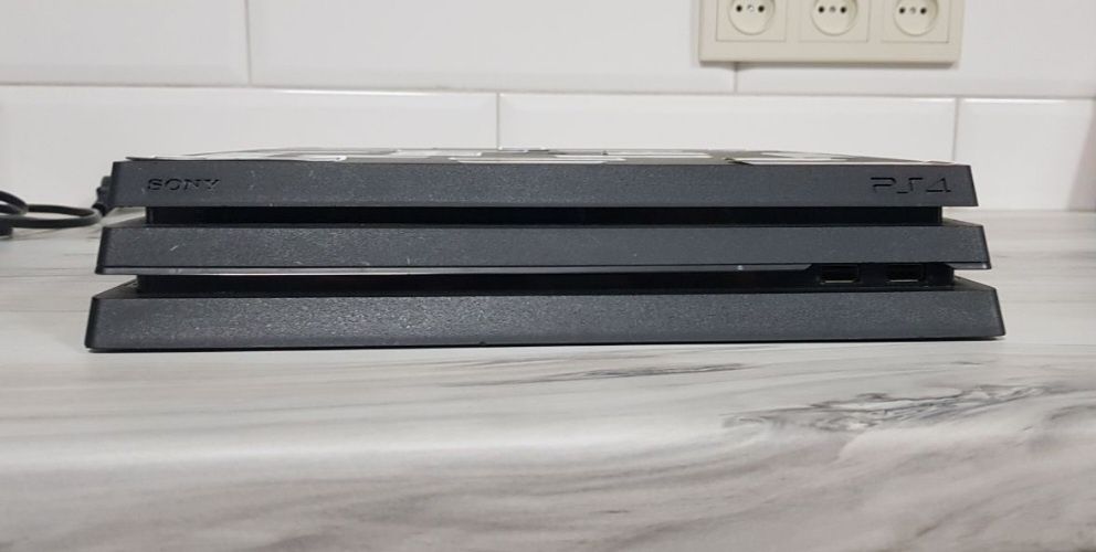 PlayStation 4 PRO 1TB