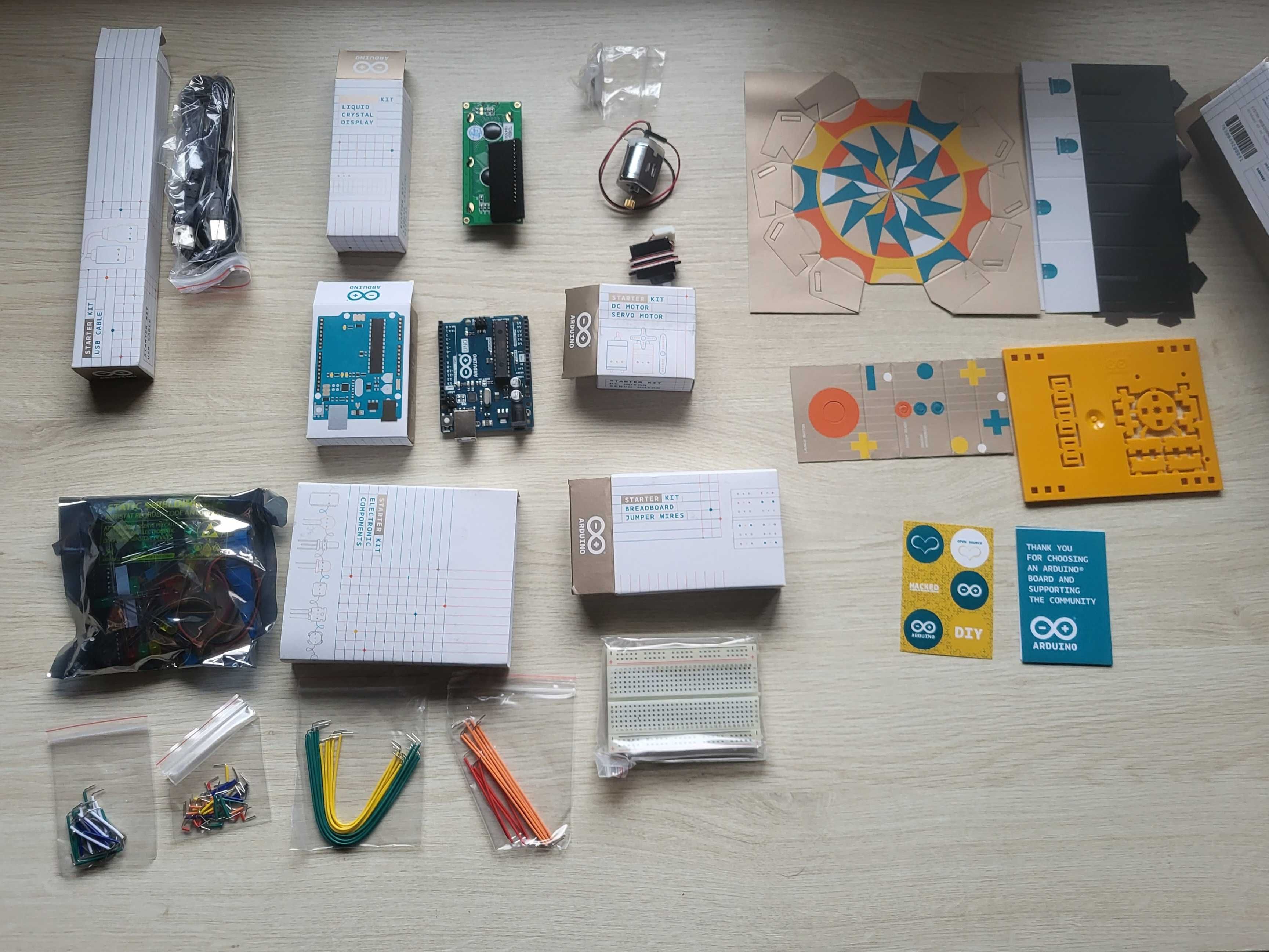 Arduino StarterKit K000007 -  zestaw startowy z płytką Arduino Uno