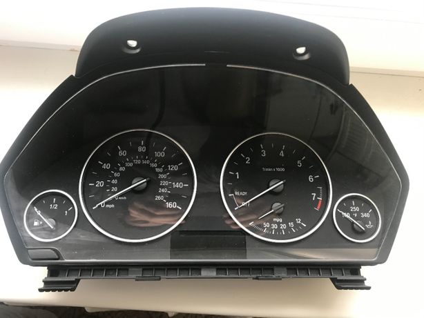 Приборна панель(щиток) BMW F30