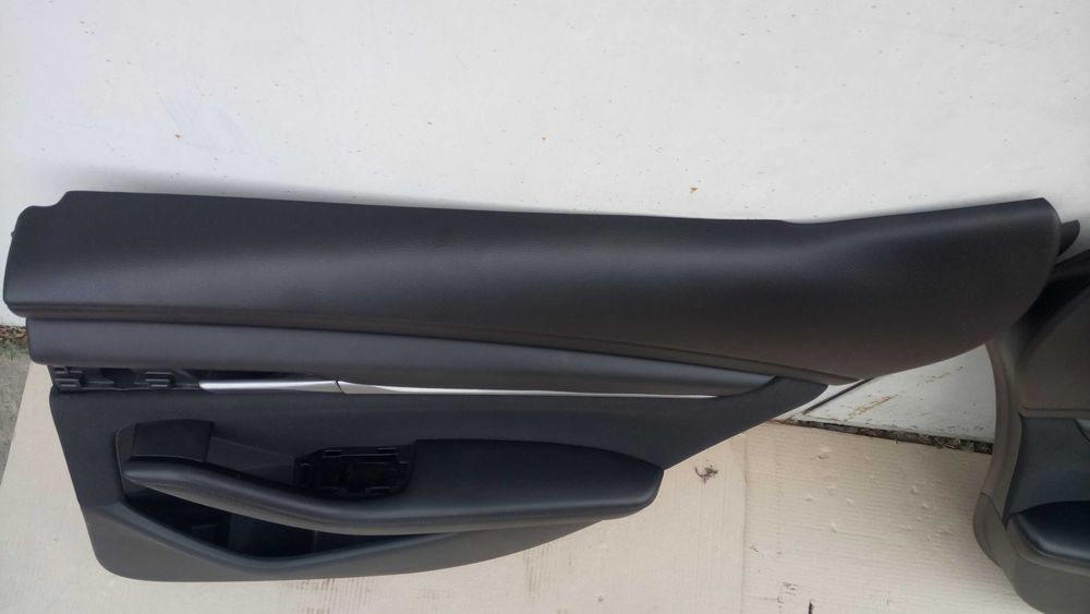 Карты дверей мазда 3 хэтчбек 2018-2025 года mazda 3 накладки на двери