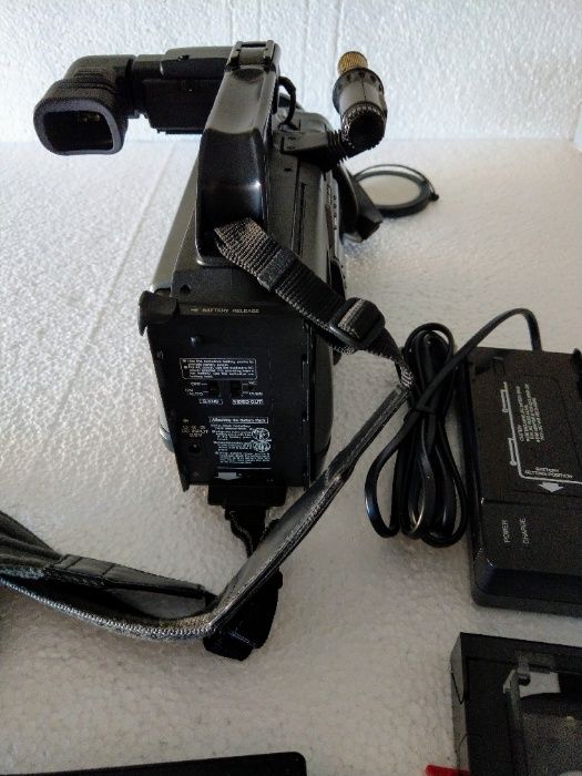 Vintage Camera de Vídeo - JVC GR-S707 Super VHS-C - c/ Mala JVC