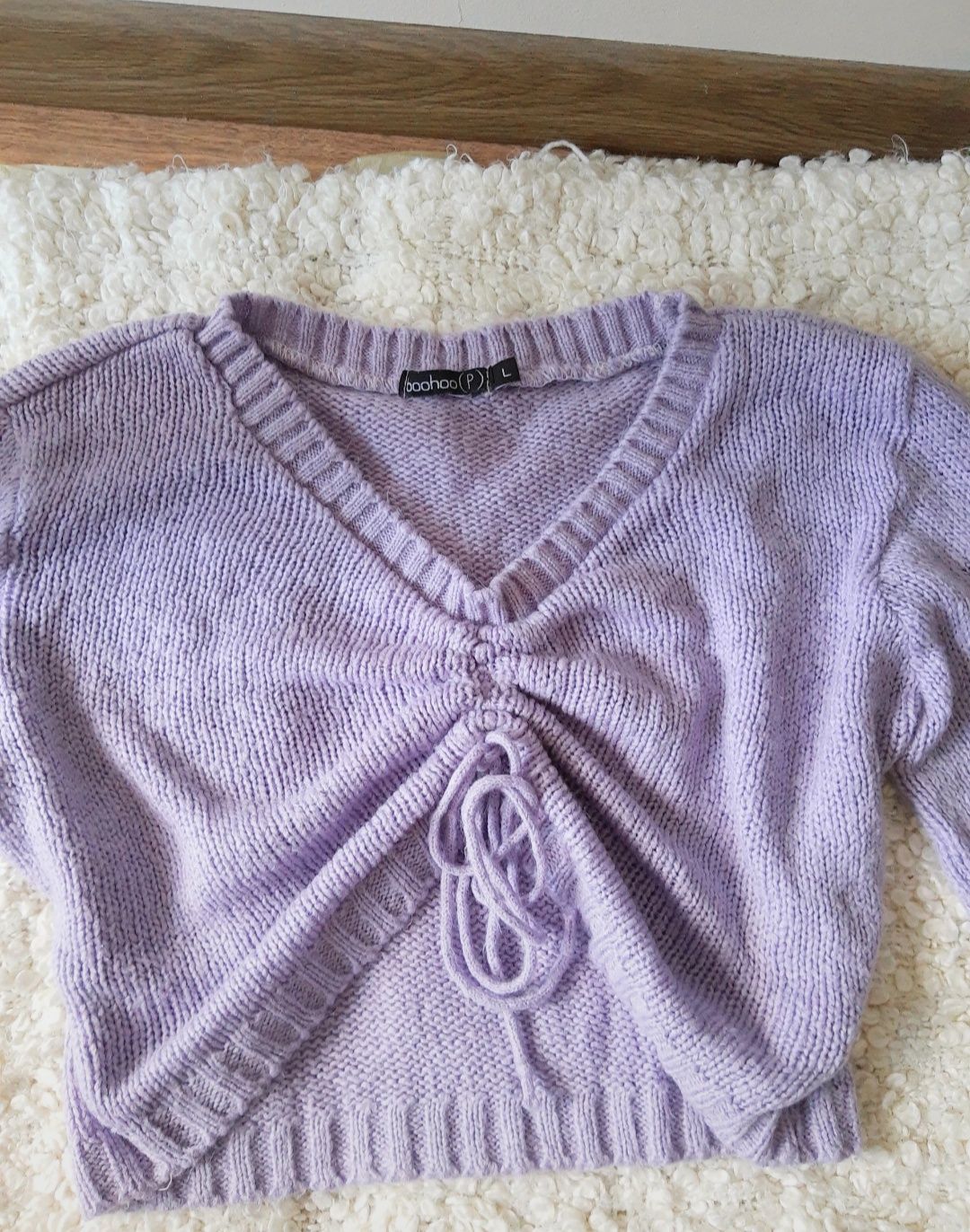 Liliowy sweterek Boohoo oversize cropped krótki