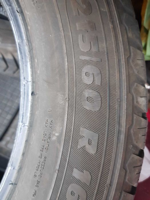 Tanio sprzedam opony zimowe szt. 2 Rozmiar 16cali