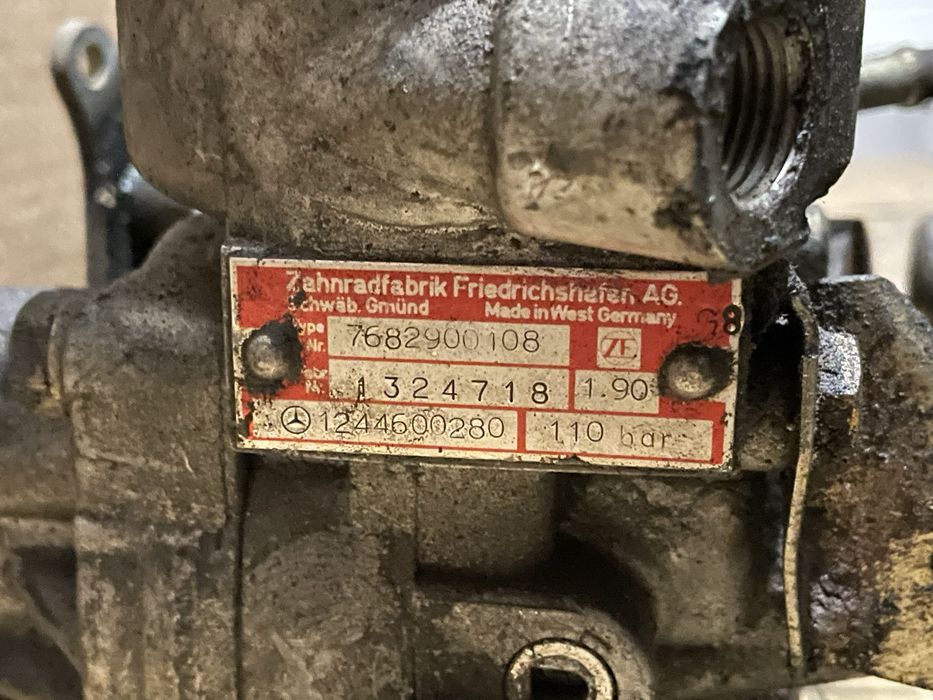 Насоси гідроусілітєля Мерс w124