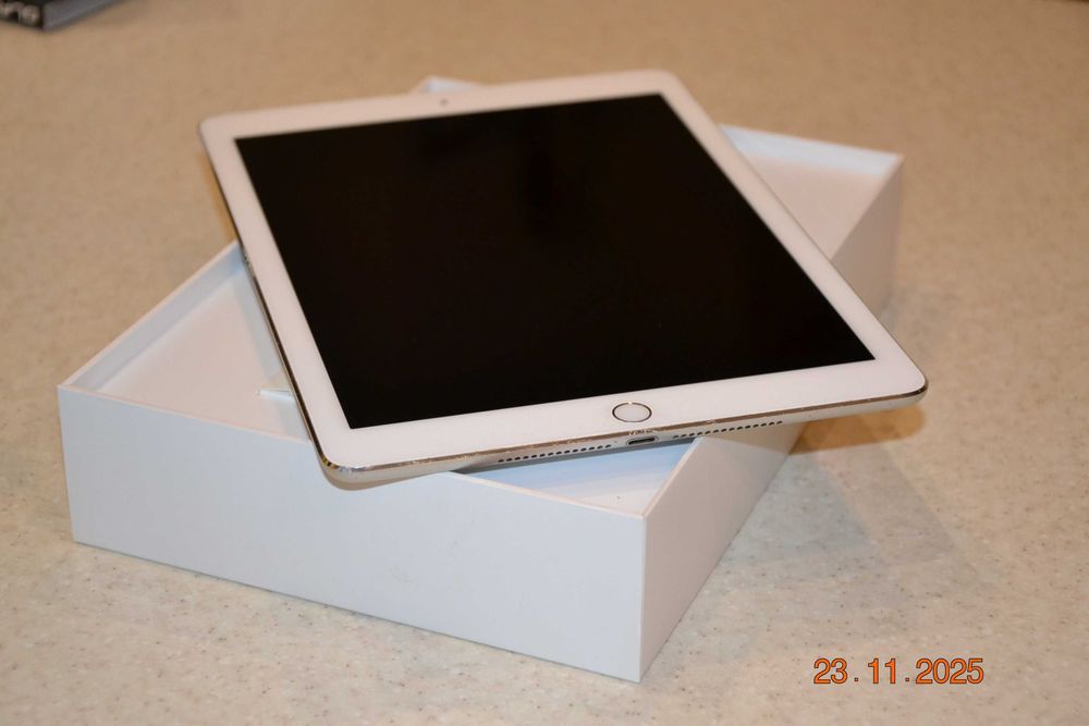 Apple Ipad Air 2 16GB 9.7" Cellular LTE+WiFi MGH72FD/A Tablet