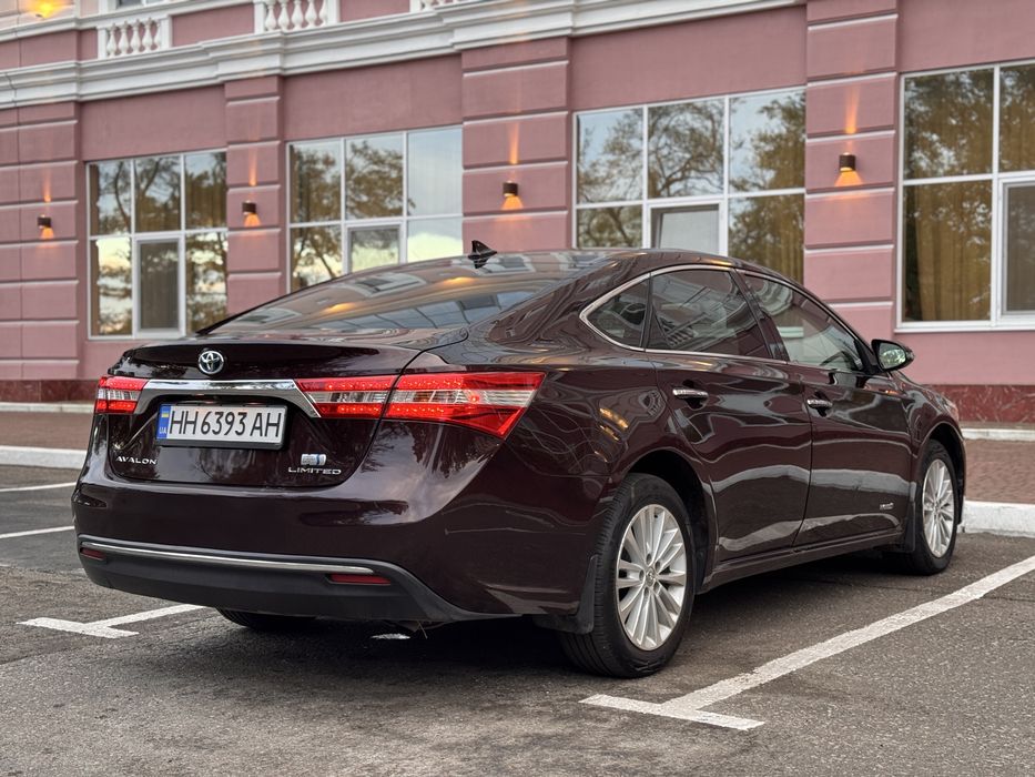 Toyota Avalon Hybrid 2013