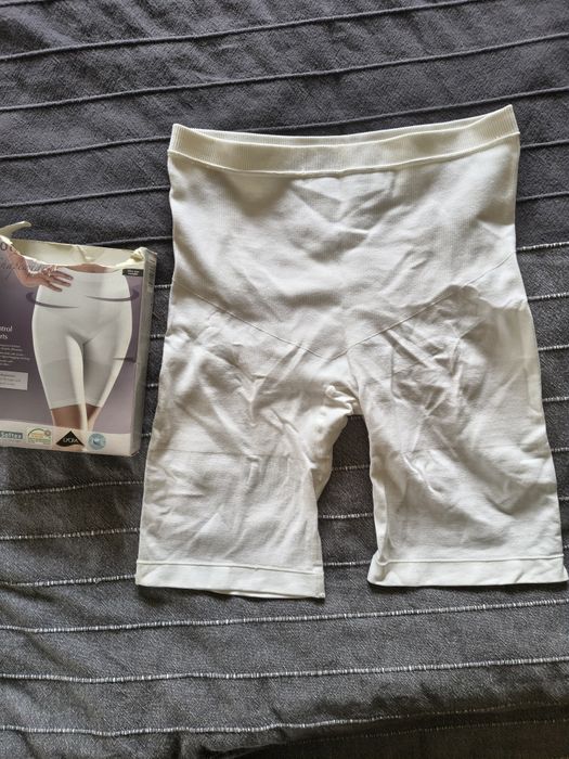 Majtki uciskowe  białe
