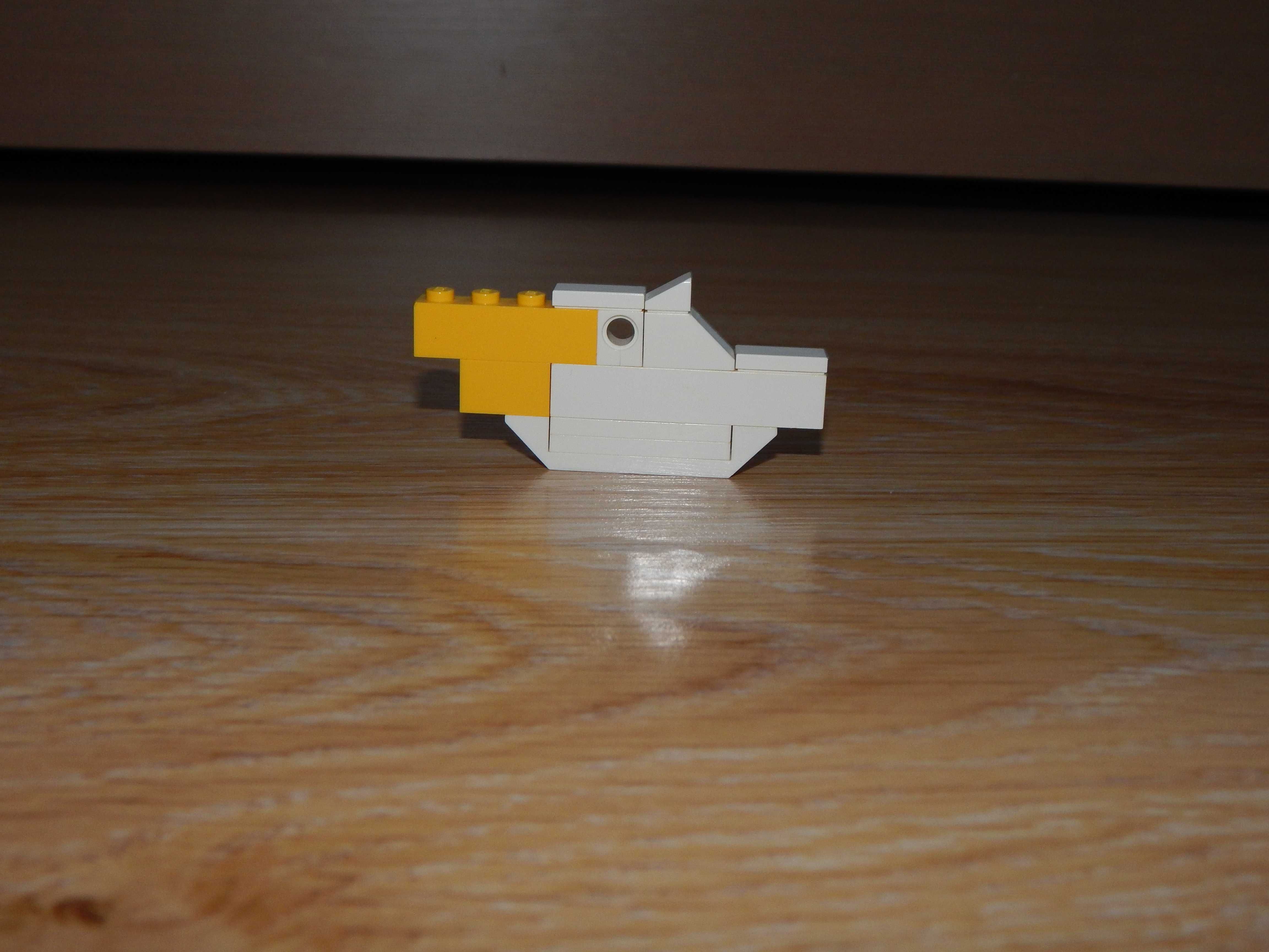 LEGO pelikan z klocków