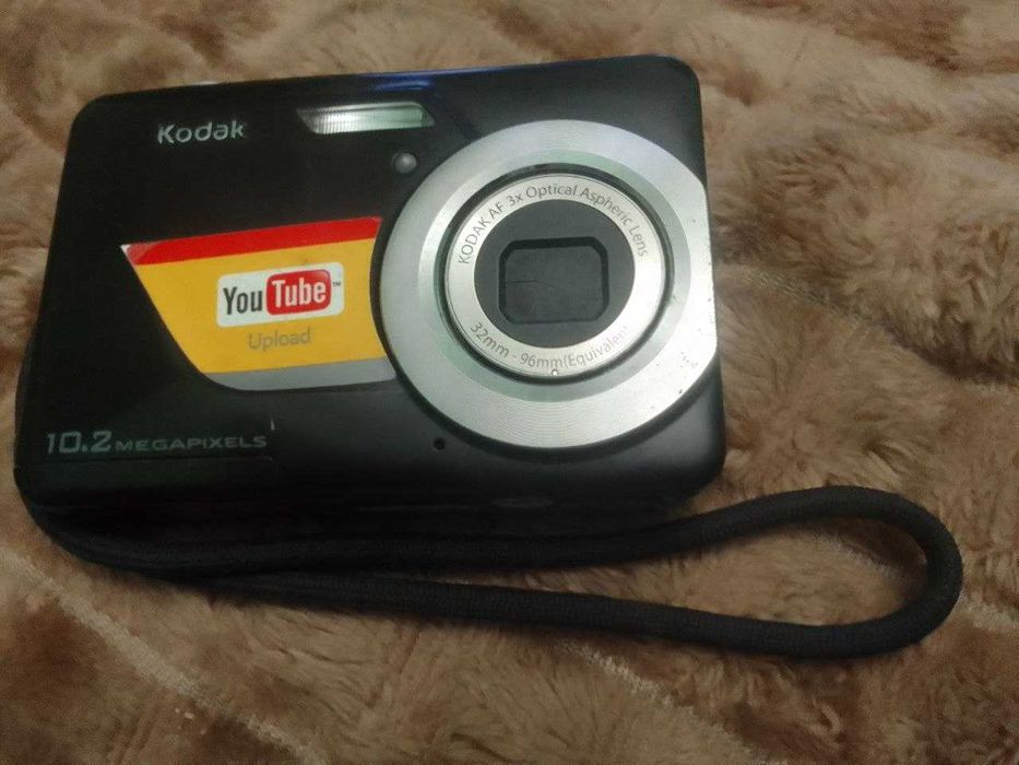 Kodak EasyShare C180 с чехлом
