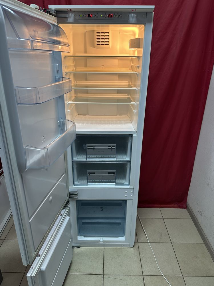 Холодильник встраеваемый Electrolux 180/55/55