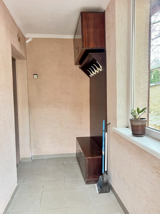 Здається частина будинку по Вул. Весела