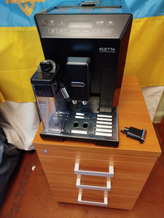 Продам кавомашину DeLonghi ECAM 44.660 B Eletta Cappuccino

Кавомашина