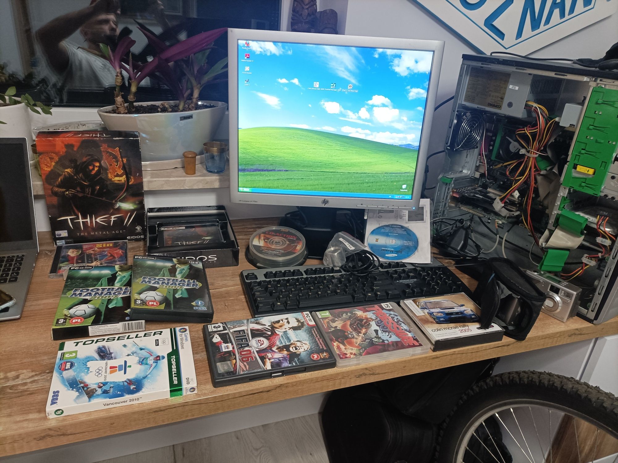 Stary komputer PC HP wraz z akcesoriami, grami itp. Duży zestaw. + PC