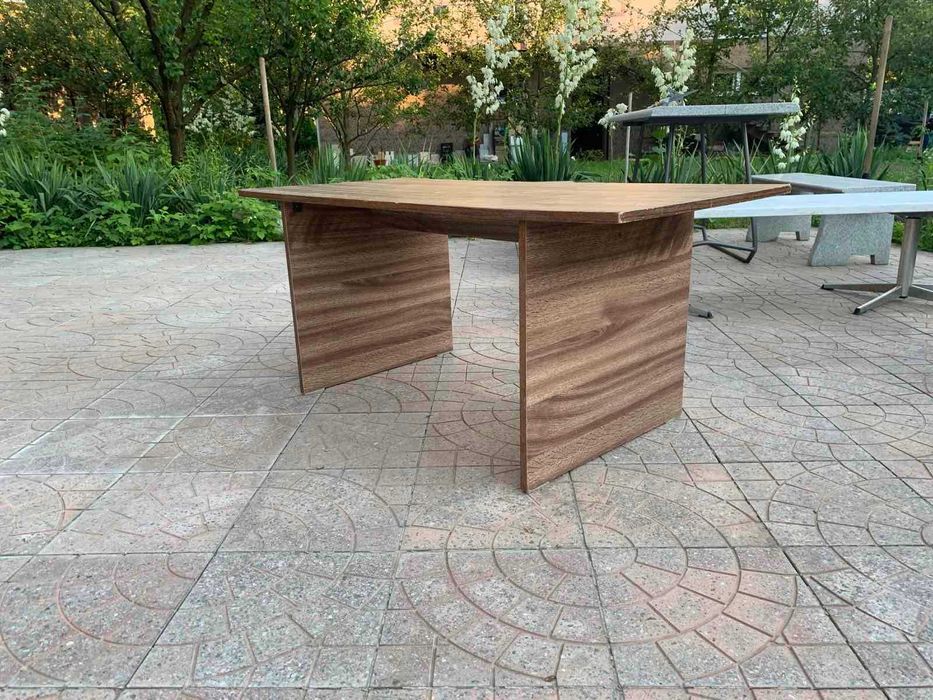 Стол для игры занятий