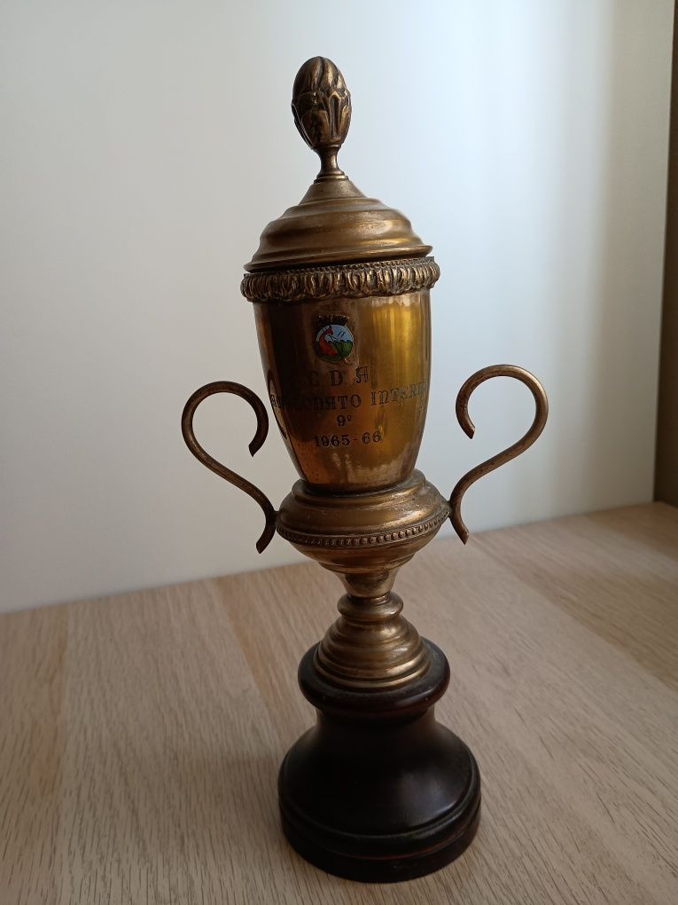 troféu taça de concurso de pesca desportiva dos anos 60