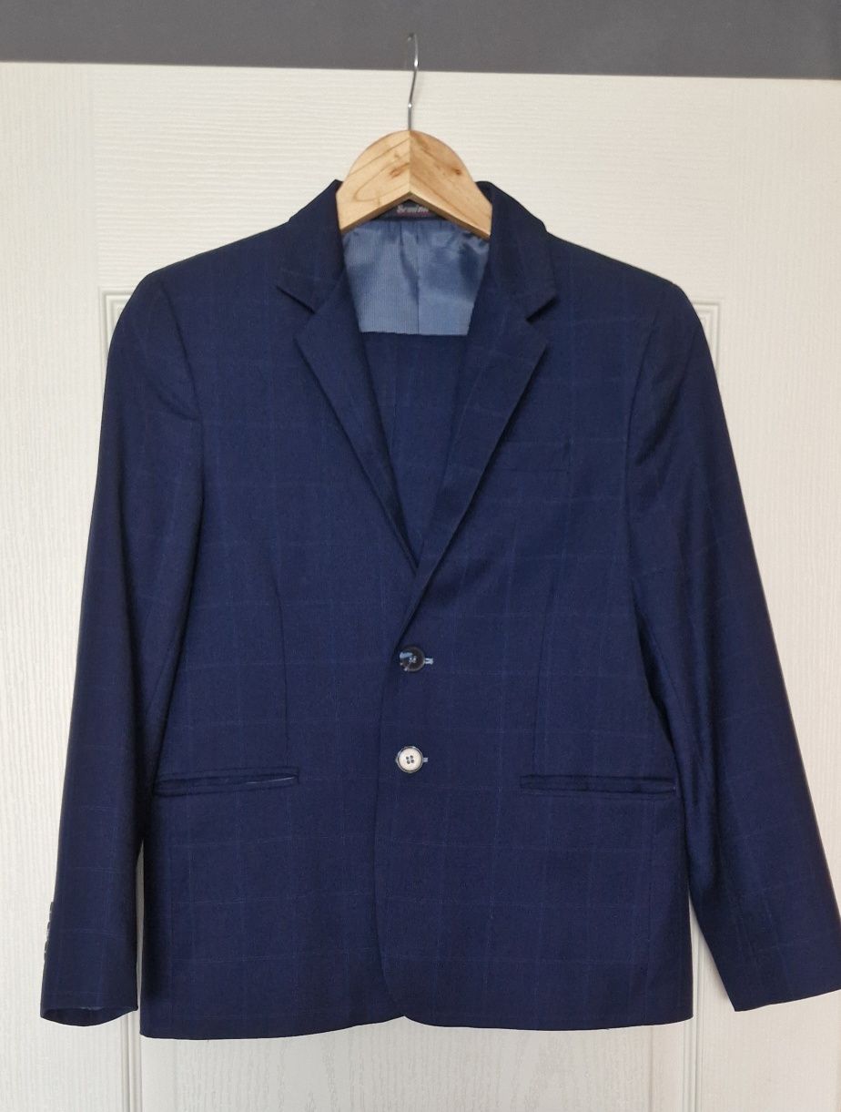 Garnitur na komunie r. 146 XL