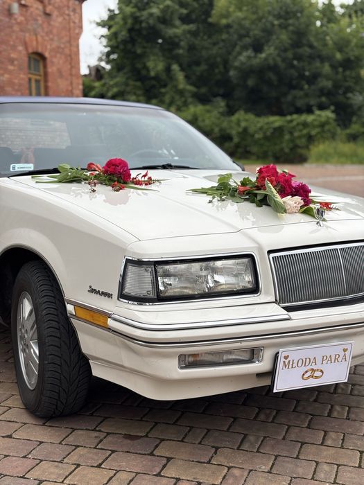 Wynajem auta na ślub Buick Skylark / Range Rover
