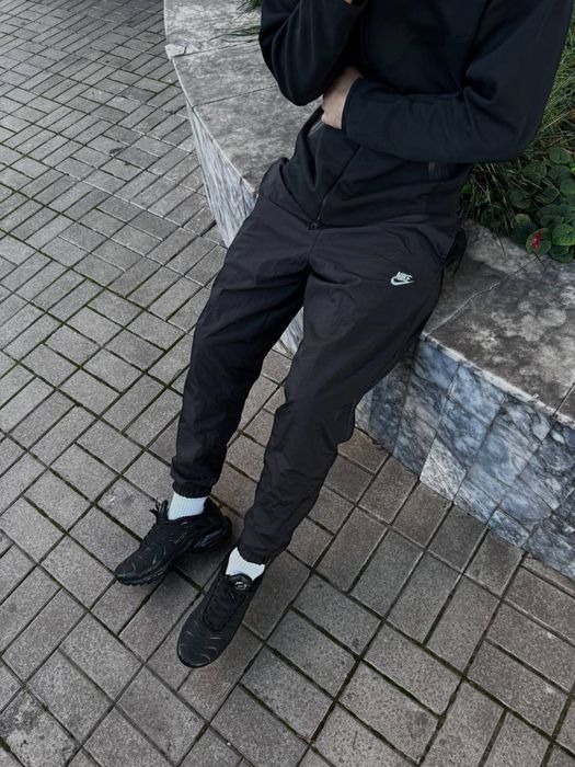 Штани Nike нейлонові
