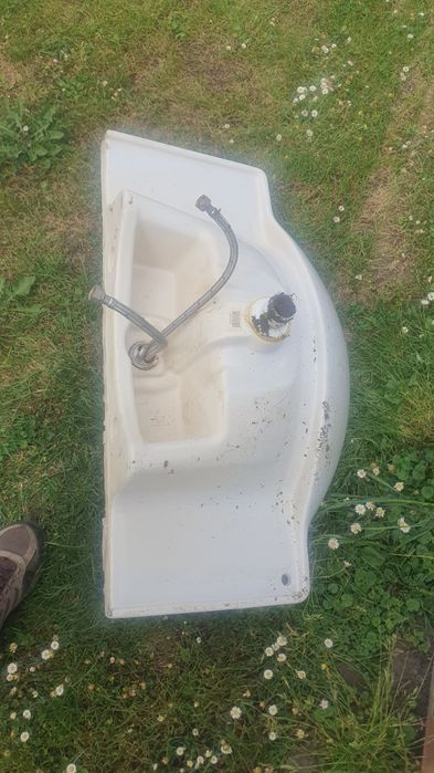 Umywalka z damontażu