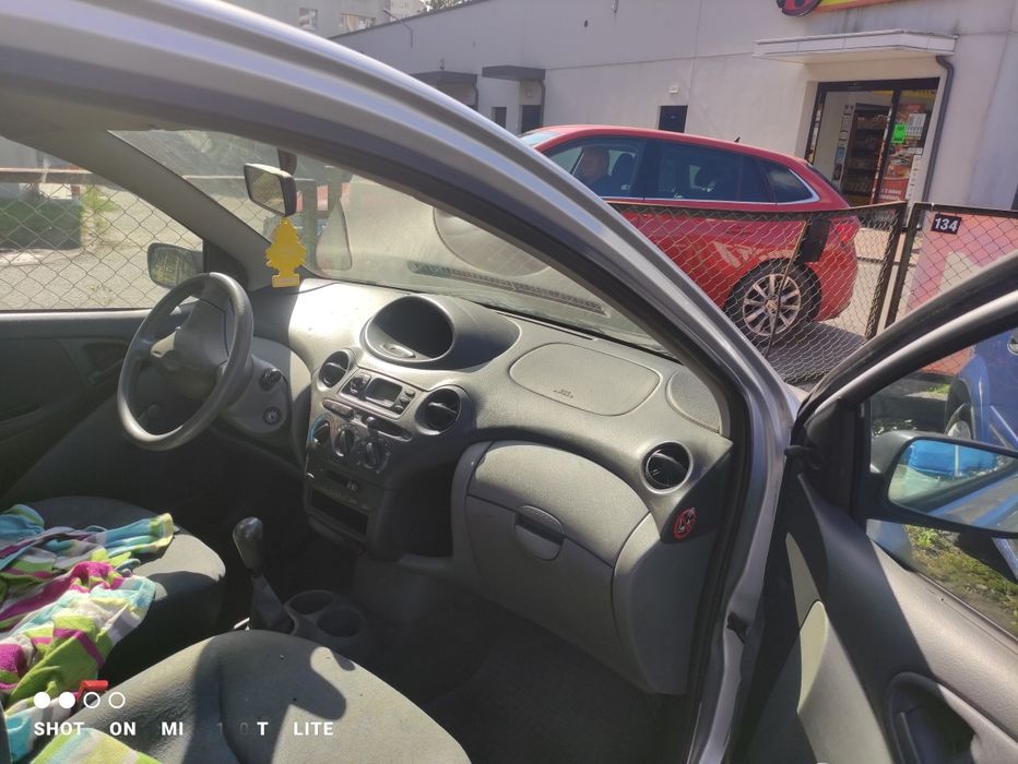 Toyota Yaris 1.0 kat 2003 r