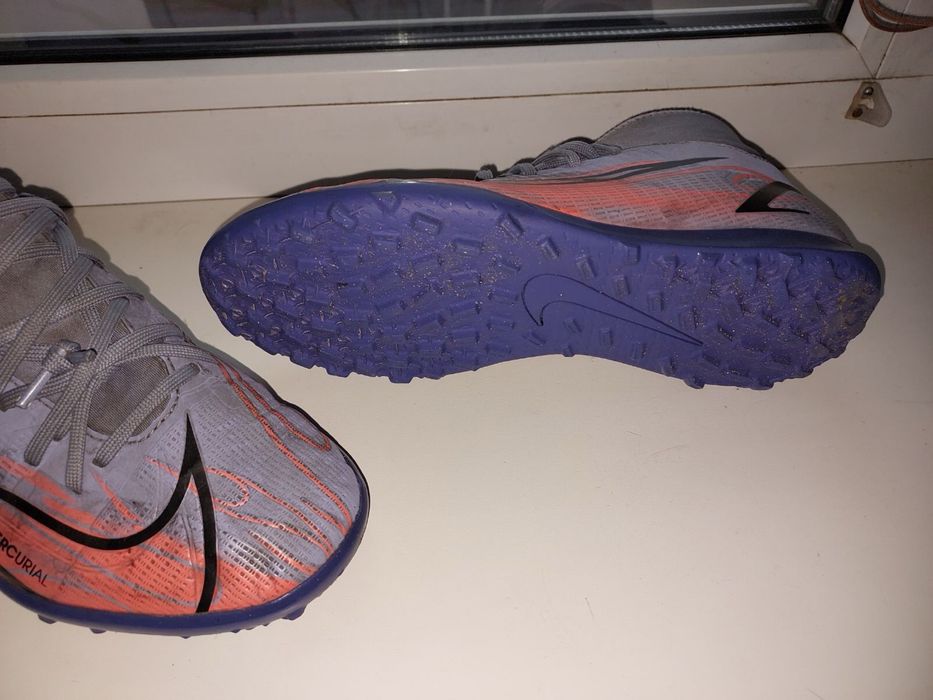 Продам сороконіжки Nike