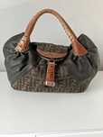 Oryginalna torebka skórzana Fendi Spy Bag Monogram x Vintage