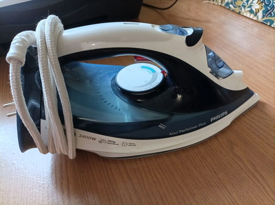 Продам праску Phillips, в гарному стані, майже не вживана.