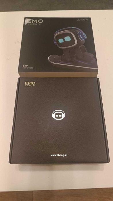 Робот-іграшка з штучним інтелектом EMO AI