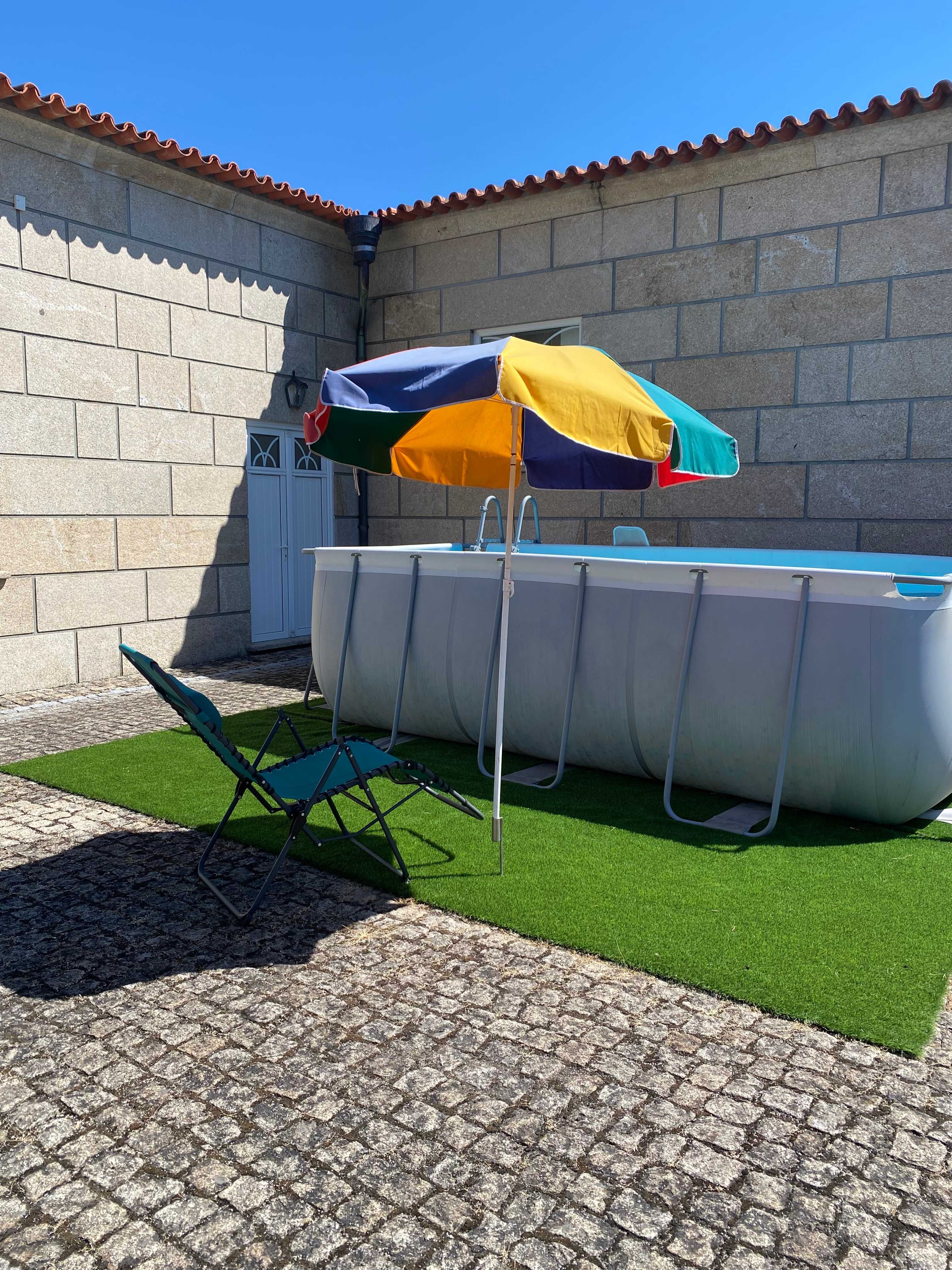 Piscina desmontável de superfície como nova