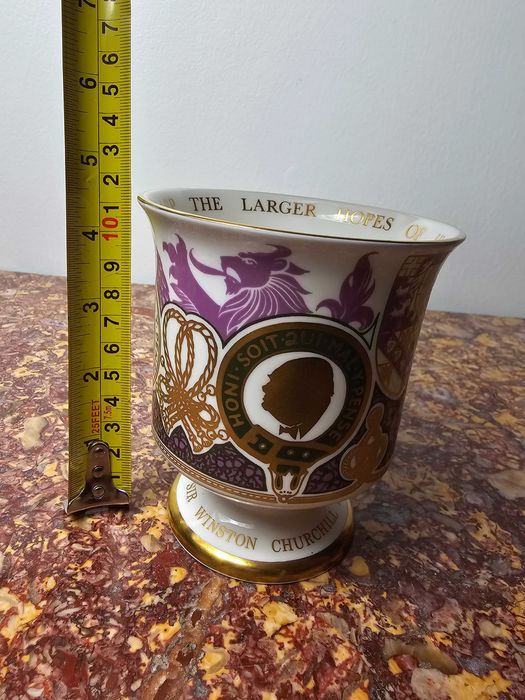 Coalport kielich porcelana" "100stu lecie urodzin Churchill'a" 11 cm