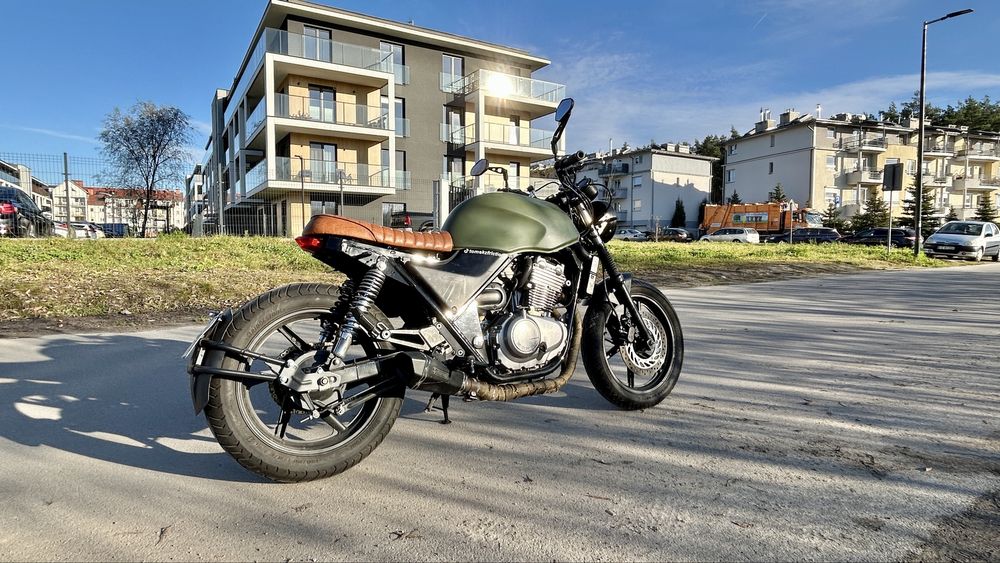 Honda CB500 cafe racer scrambler