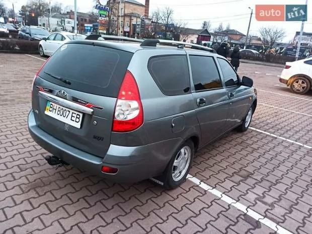 Lada 2171 в гарному стані