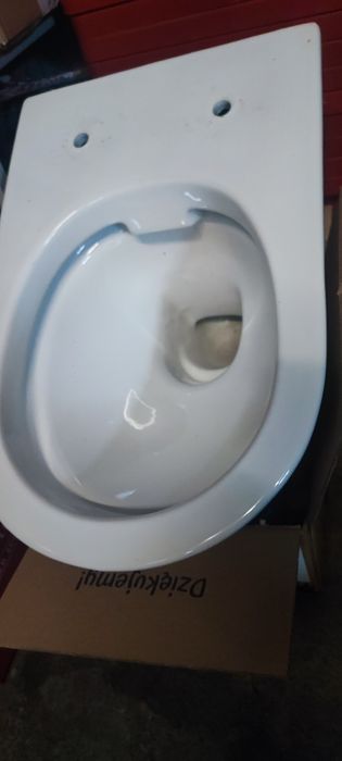 Misa WC podwieszana  bezrantowa