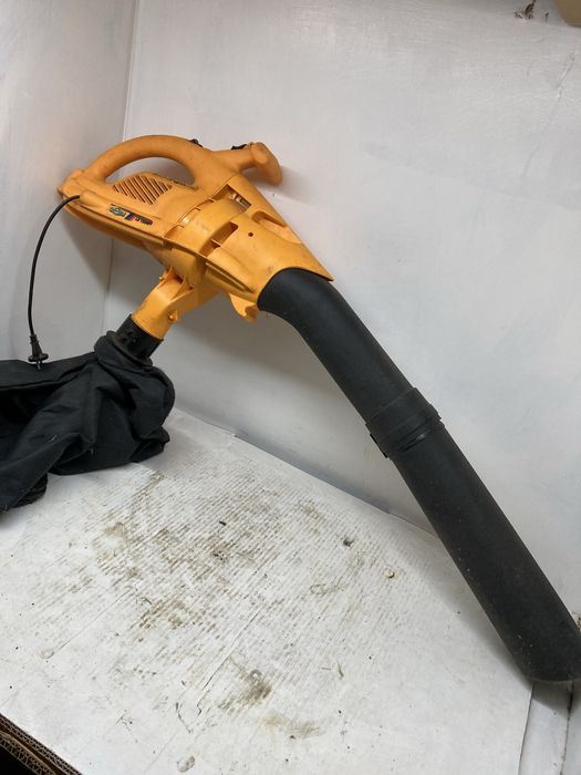 Elektryczny odkurzacz do liści Fleurelle LS 1500