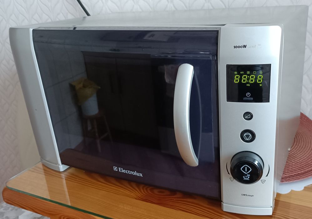 Mikrofala Electrolux Grill 1000W Microwave 800W 20L Sprawna ładny stan