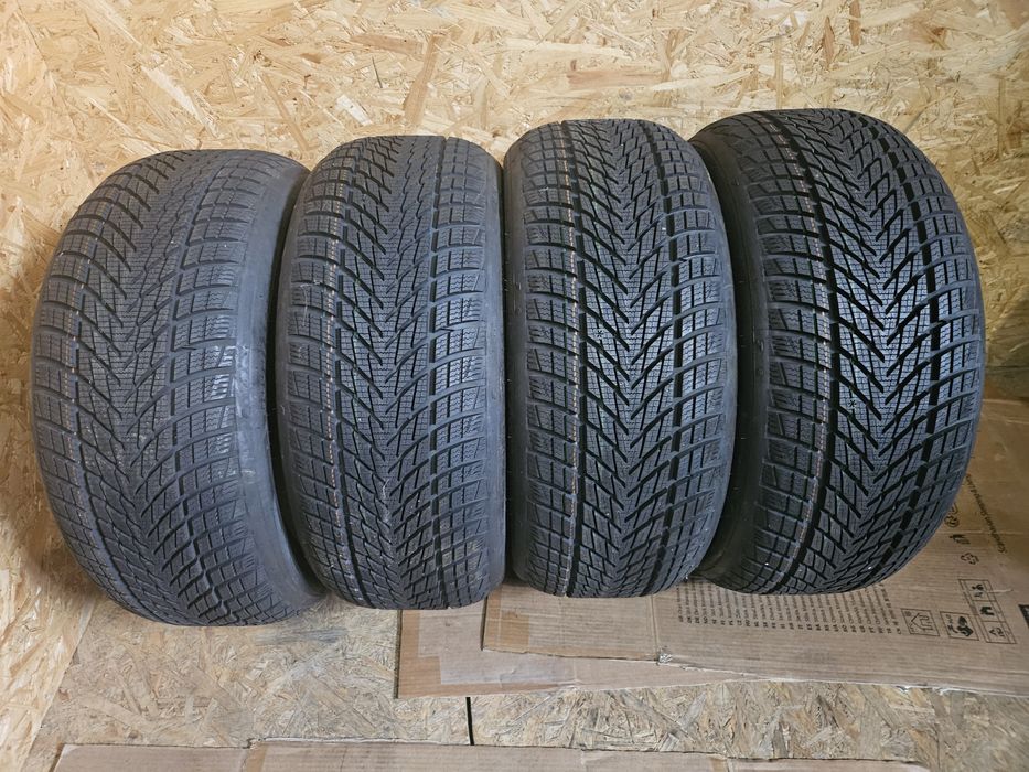 Opony zimowe 235/45/18 goodyear ultragrip preformance 3