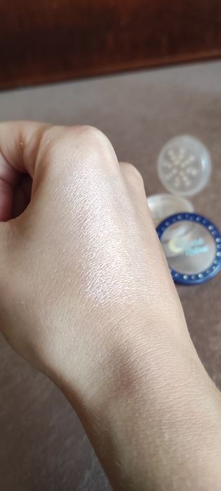 Moonish natural mineralny rozświetlacza apricot