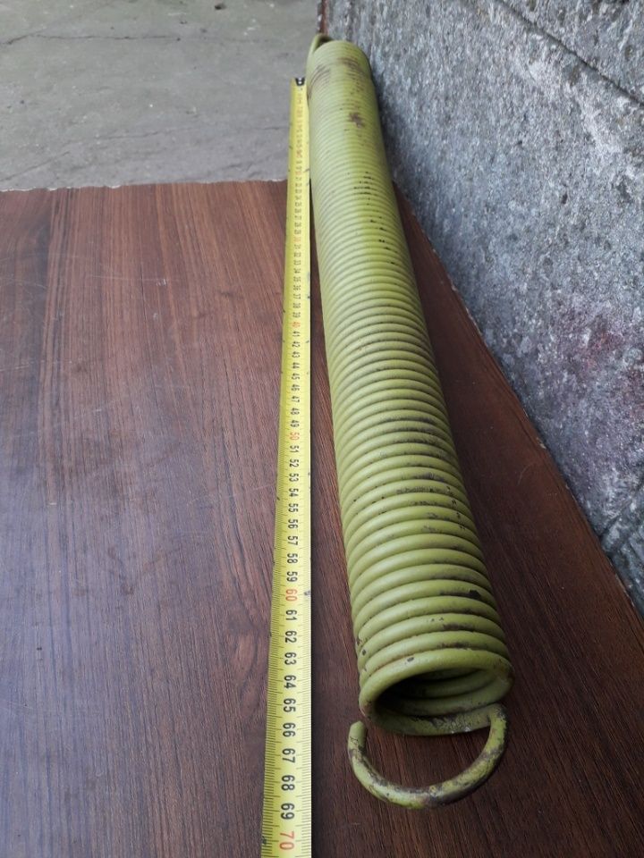 Długa sprężyna  , ,