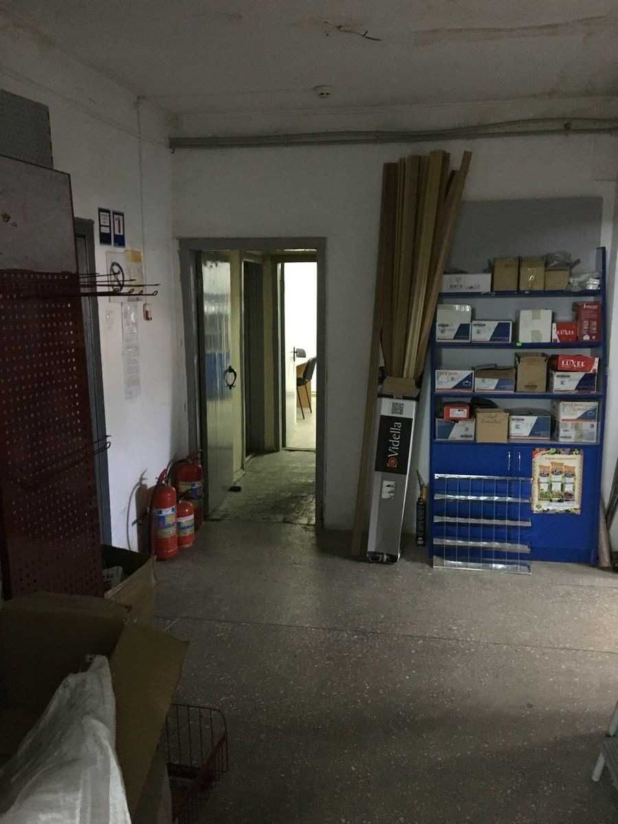 Сдам в оренду комерцiйне примiщення(магазин)в м.Мена,площа 635 кв.м