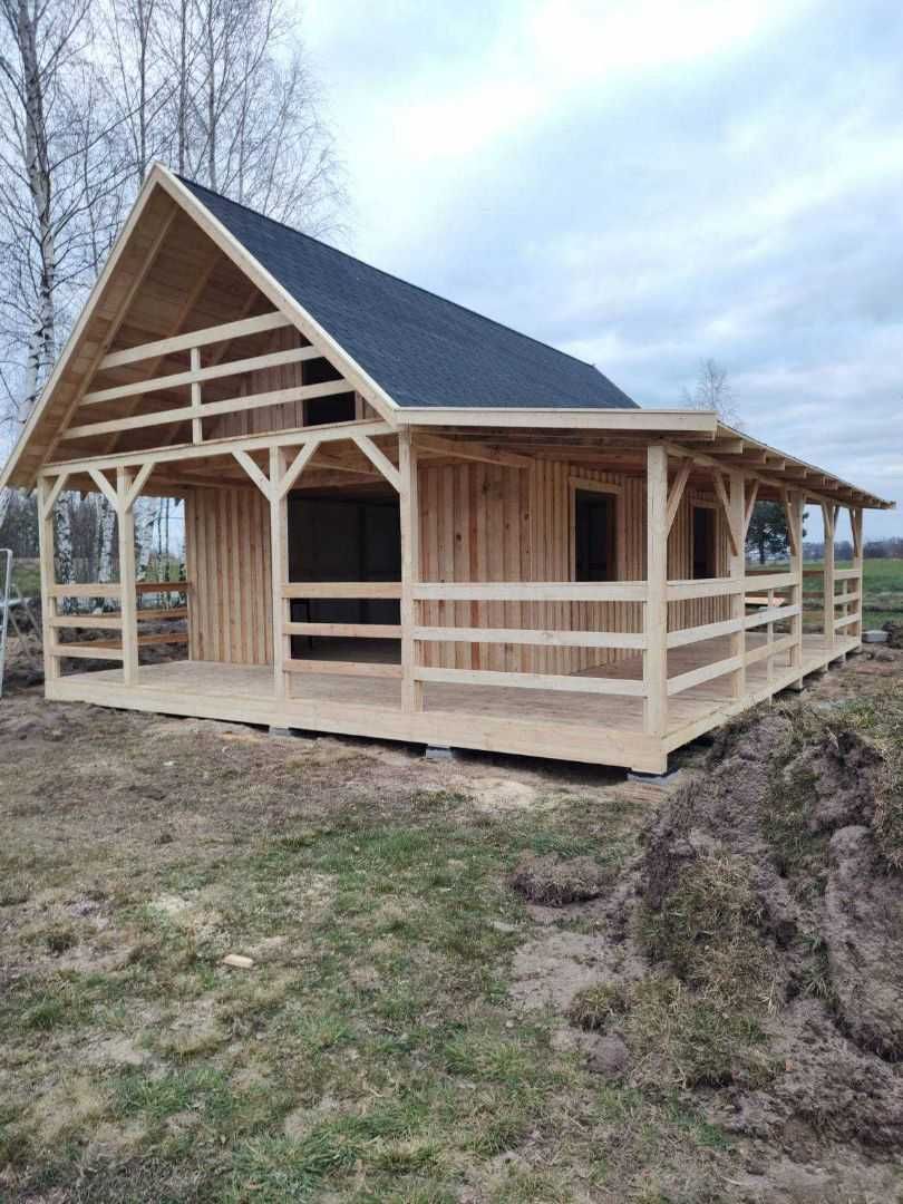 domek drewniany 9x7