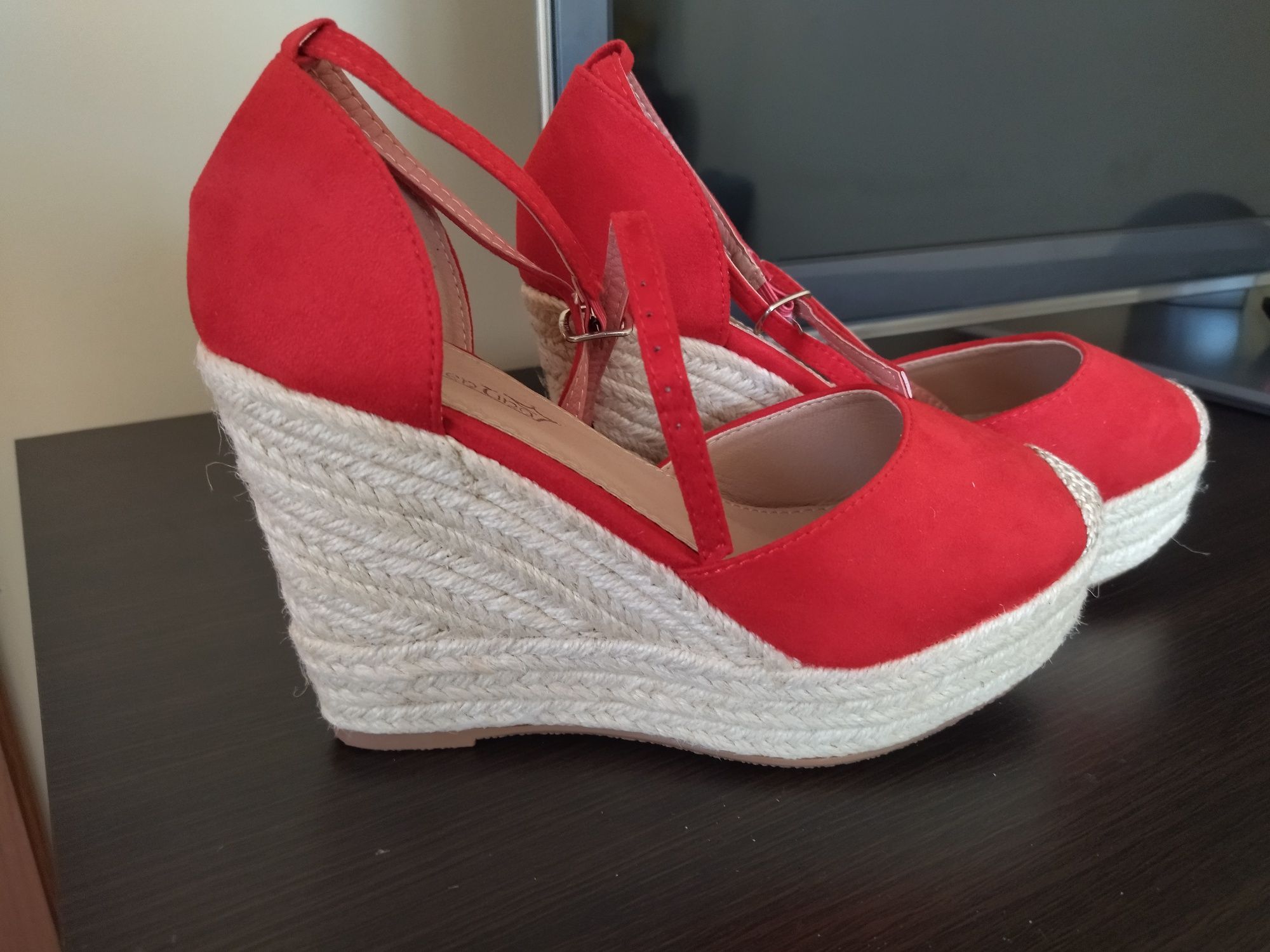 Buty koturny nowe