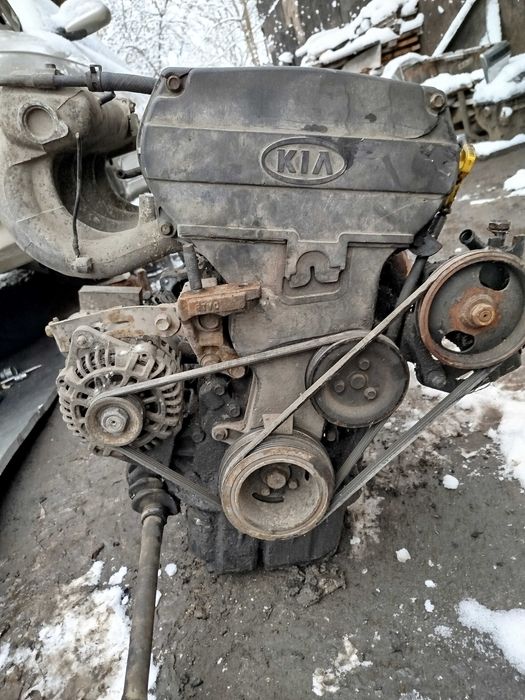 Двигун мотор Kia Sephia 2 1.8 L Carens Spectra Shuma T8D