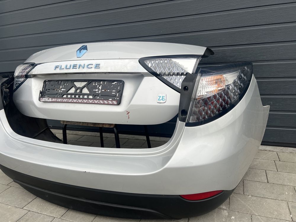 Кришка багажника бампер ліхтарі Renault Fluence Флюєнс