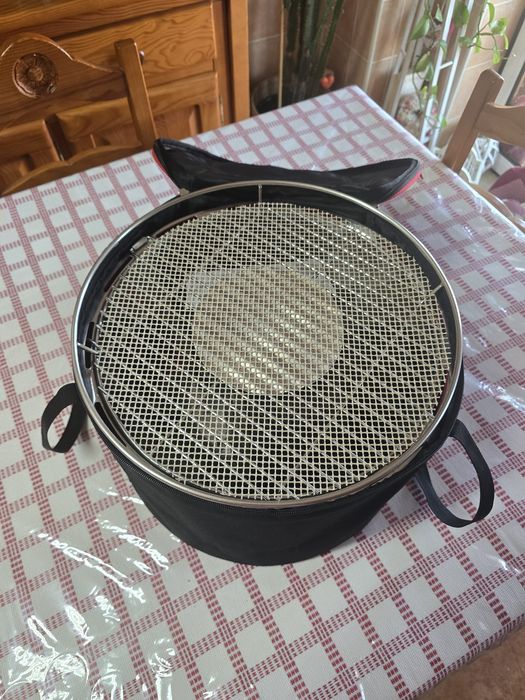 Vendo LOTUS GRILL como novo.