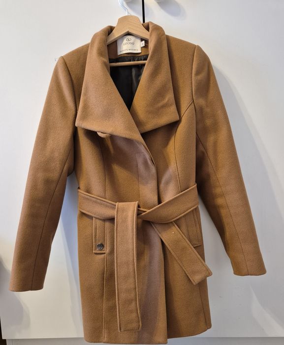 Damski płaszcz wełniany