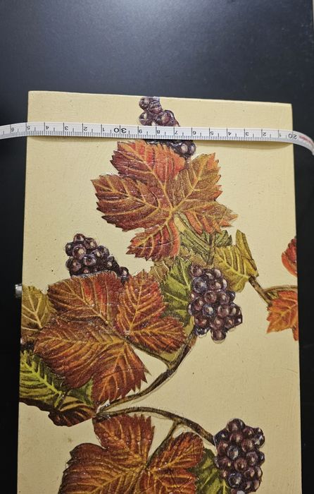 Caixa chá em madeira pintada com relevo