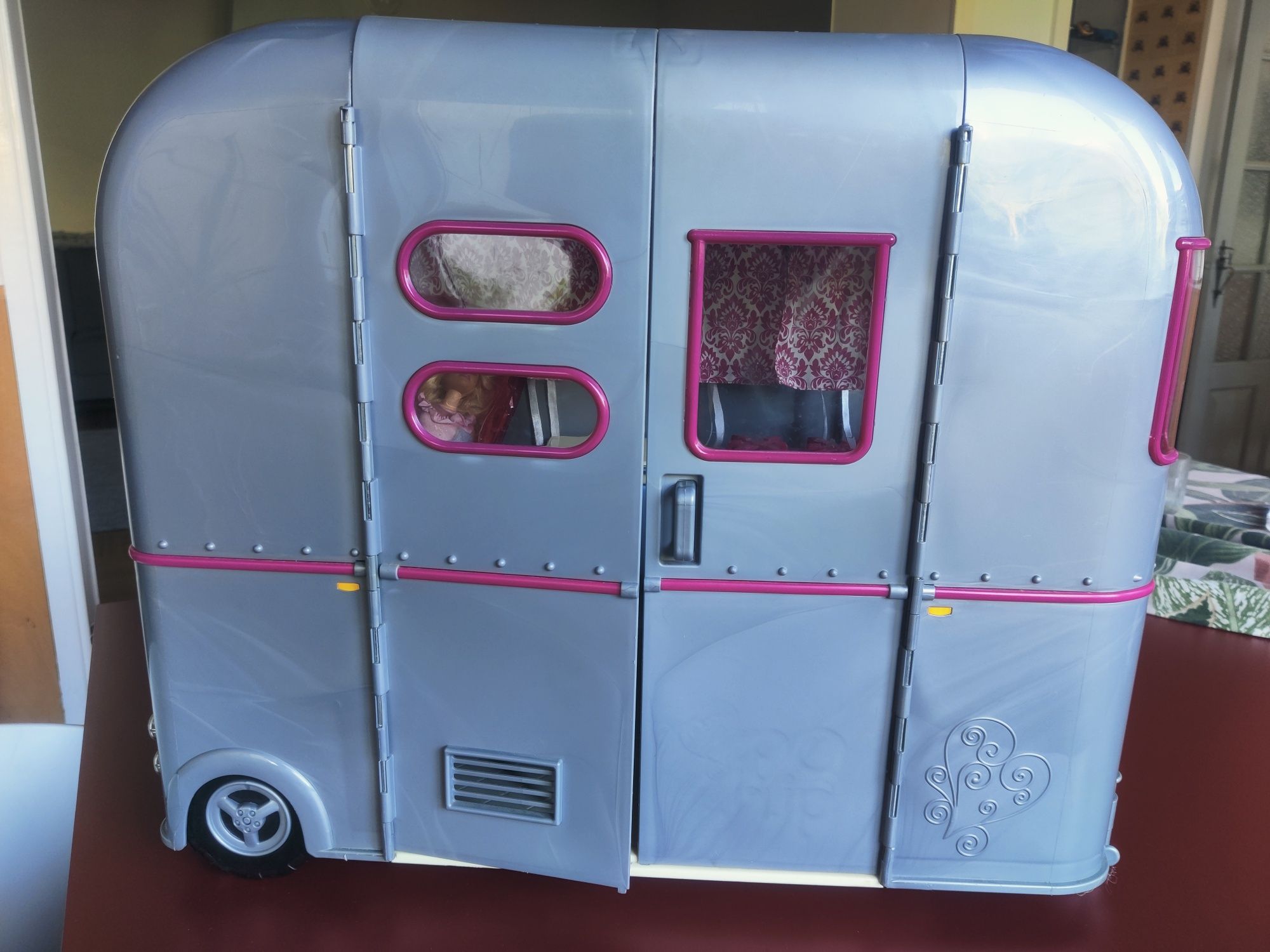 Our generation caravana barbie