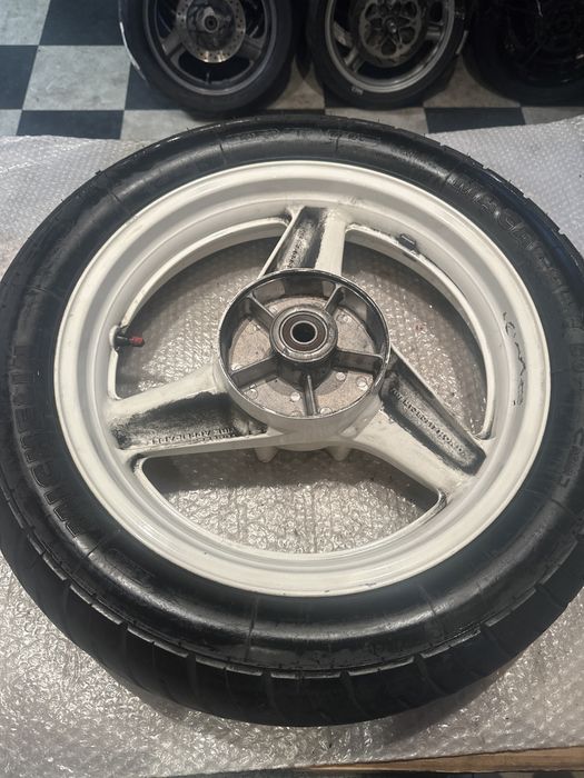 Honda VFR 750 RC24 Koło Felga michelin Macadam 140/80-17 V439