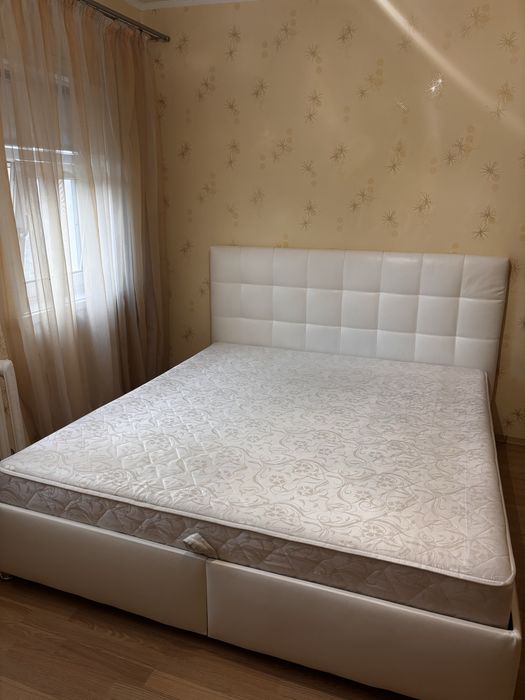 Продам ліжко двоспальне 180х200